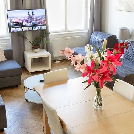 Apartments In Mala Strana - 10 Minutes From Charles Bridge Praga Exterior foto
