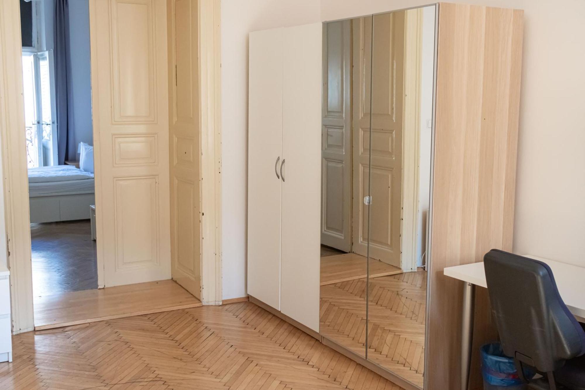 Apartments In Mala Strana - 10 Minutes From Charles Bridge Praga Exterior foto