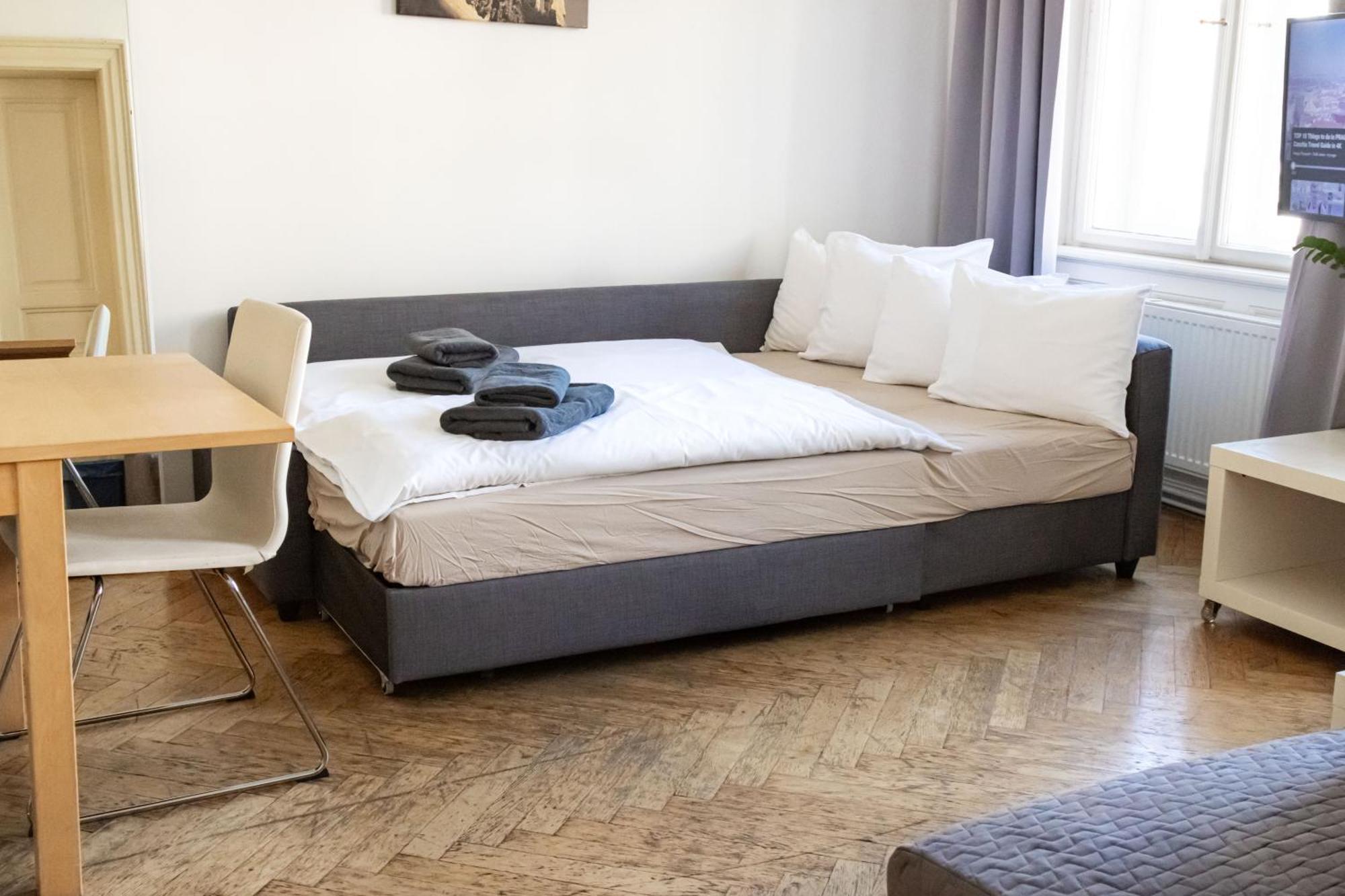 Apartments In Mala Strana - 10 Minutes From Charles Bridge Praga Exterior foto