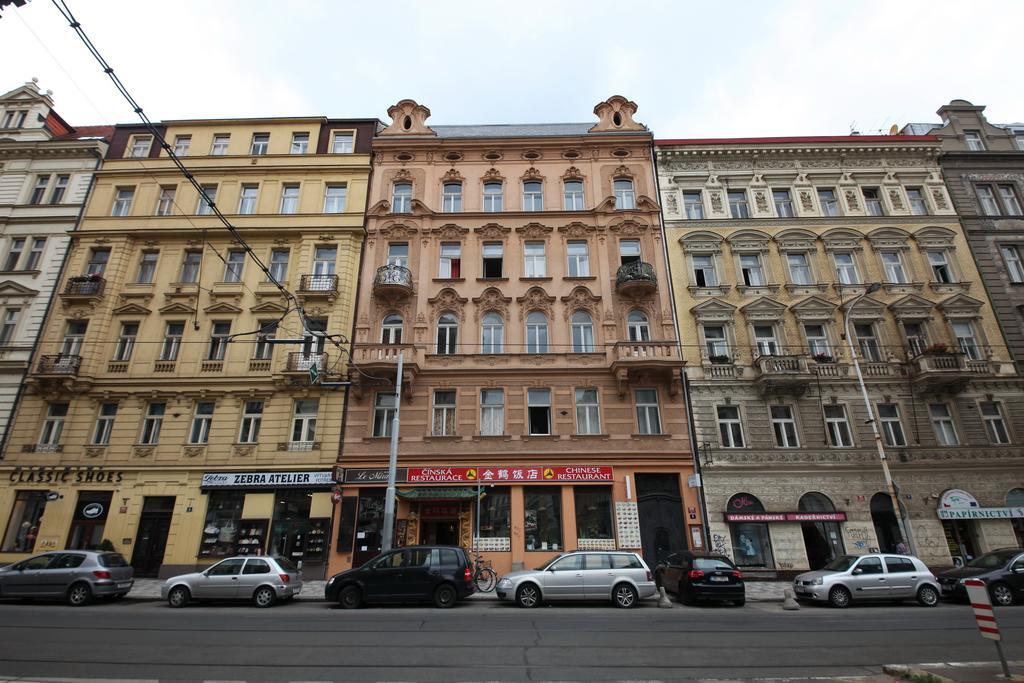 Apartments In Mala Strana - 10 Minutes From Charles Bridge Praga Exterior foto